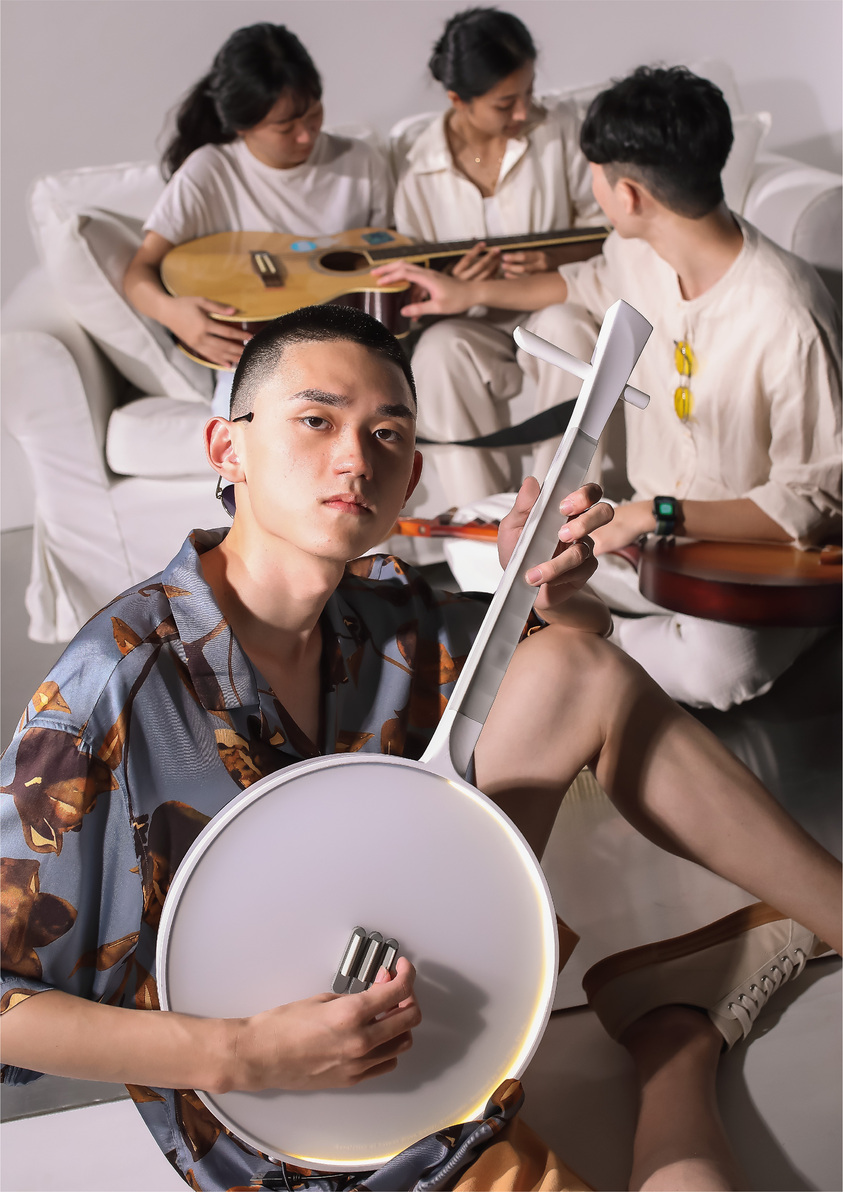 台灣傳統樂器革新-新月琴-2
