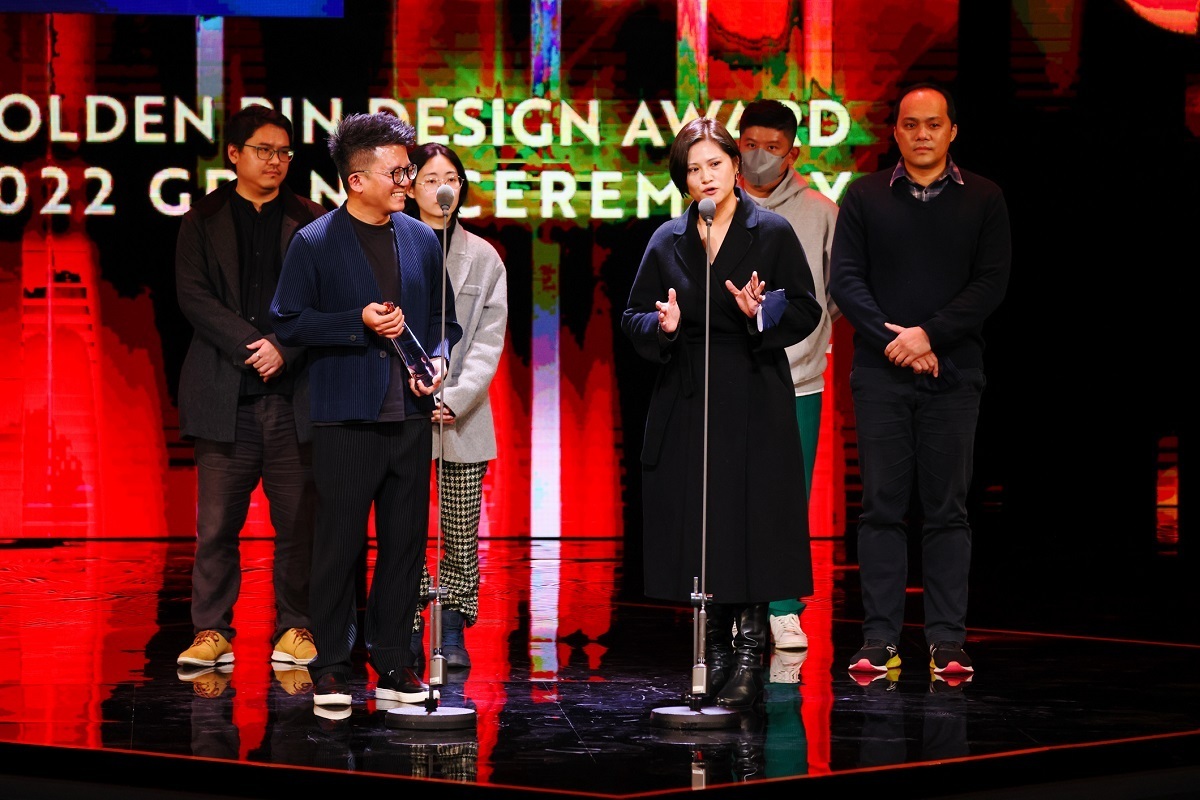 The Hong Kong graphic designer Yiu Kwok Ho won the Best Design Award and gave acceptance speech through the video.